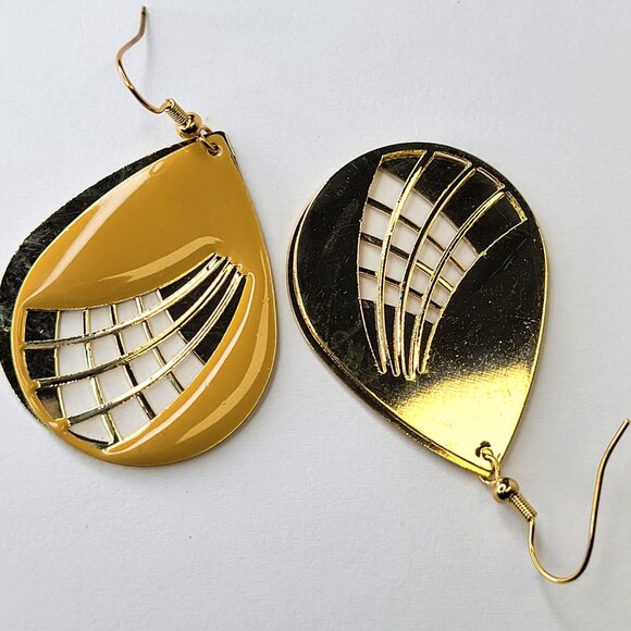 Yellow Dangle Earrings - Picture 5 of 8